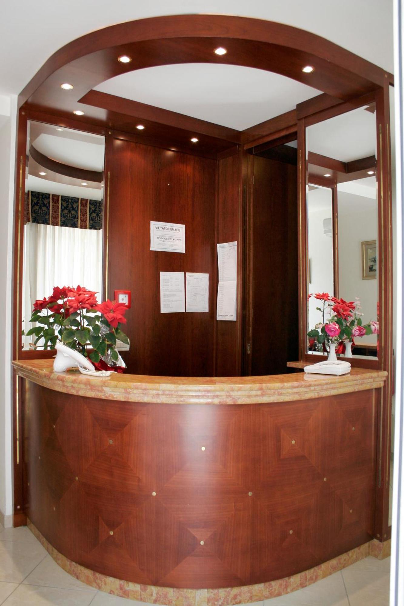 Residence Olimpo Rimini Bagian luar foto
