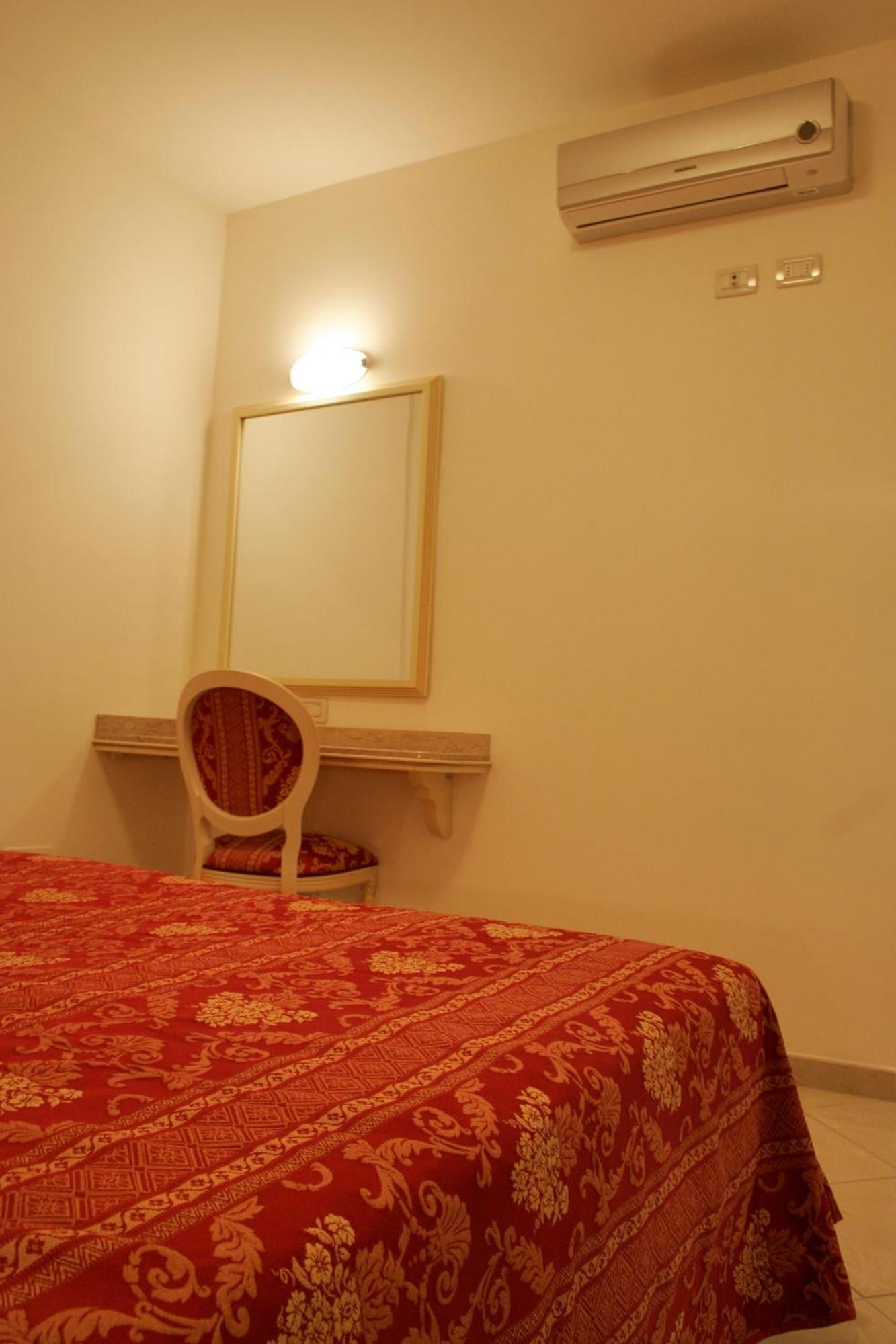 Residence Olimpo Rimini Bagian luar foto