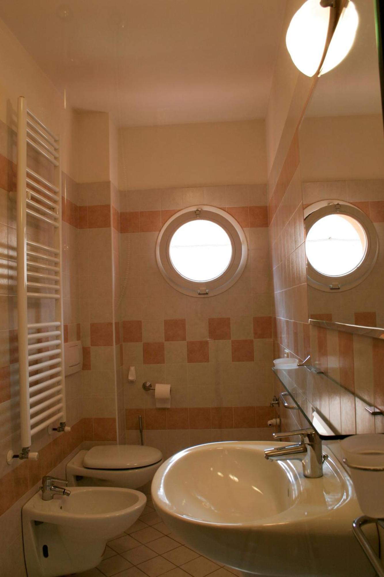 Residence Olimpo Rimini Bagian luar foto