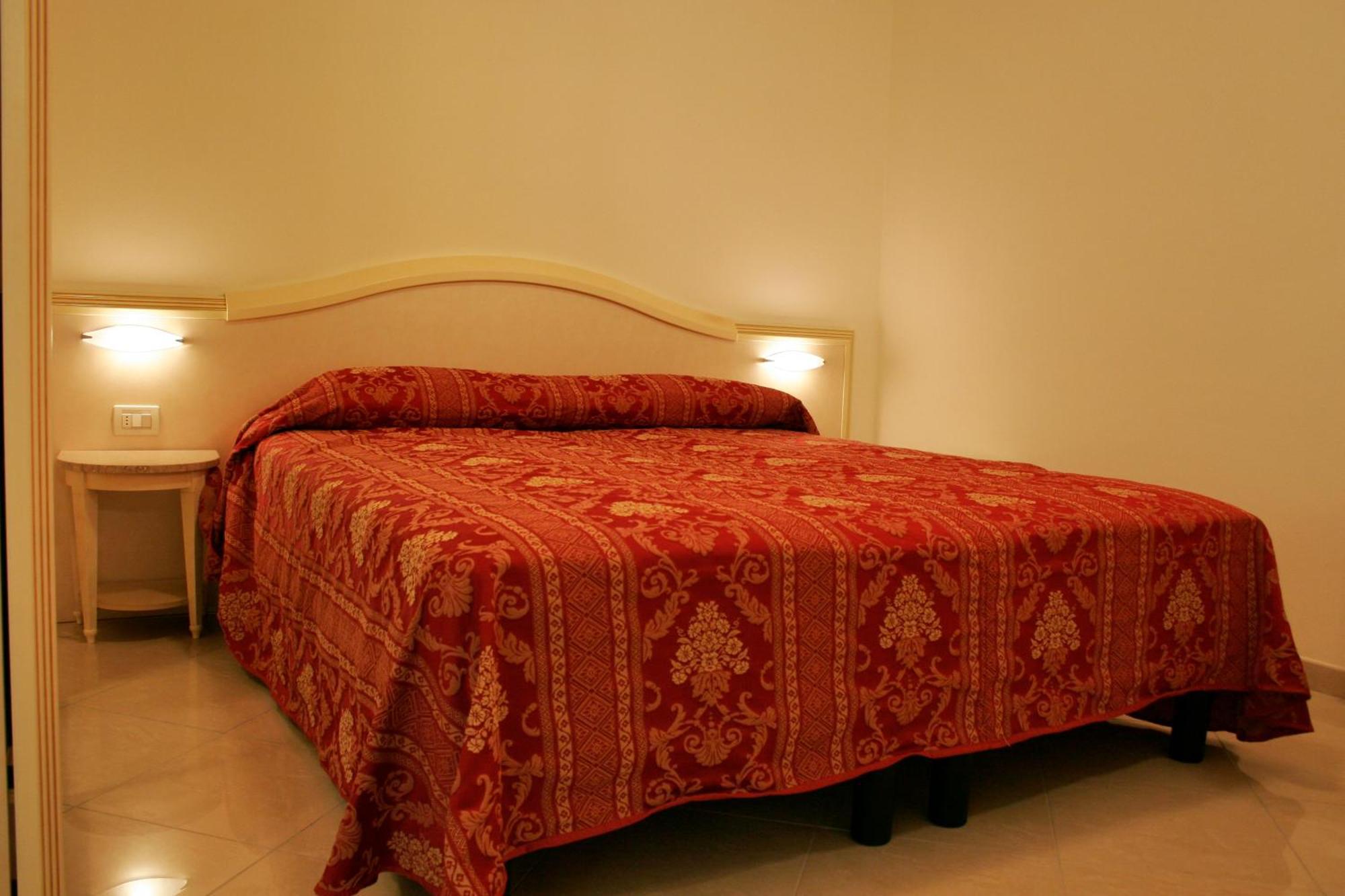 Residence Olimpo Rimini Bagian luar foto